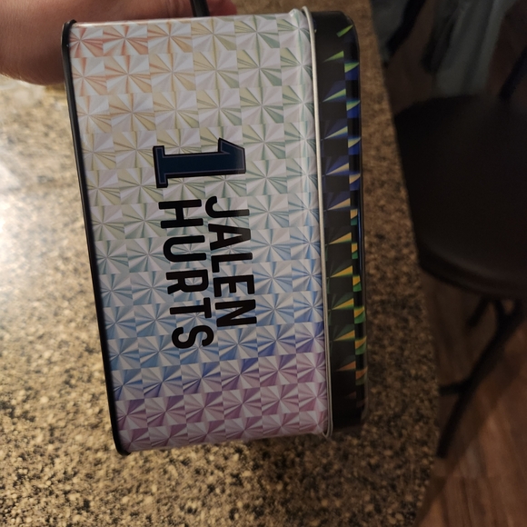 NFL Jalen Hurts Tin Box W/3 Cards - Picture 4 of 8